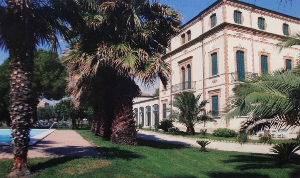Villa Montanari Rosati Porto San Giorgio Luaran gambar