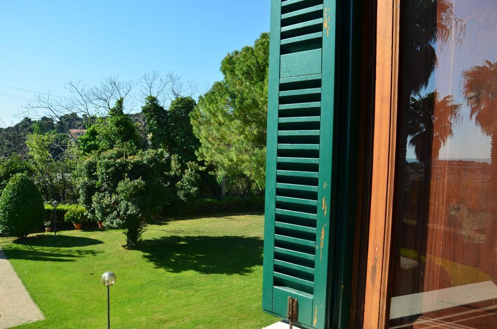 Villa Montanari Rosati Porto San Giorgio Luaran gambar